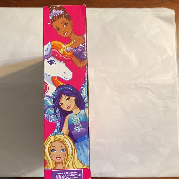 MATTEL BARBIE SPRAY 'N SPLASH MAT, Inflatable 35 inches - Picture 3 of 3
